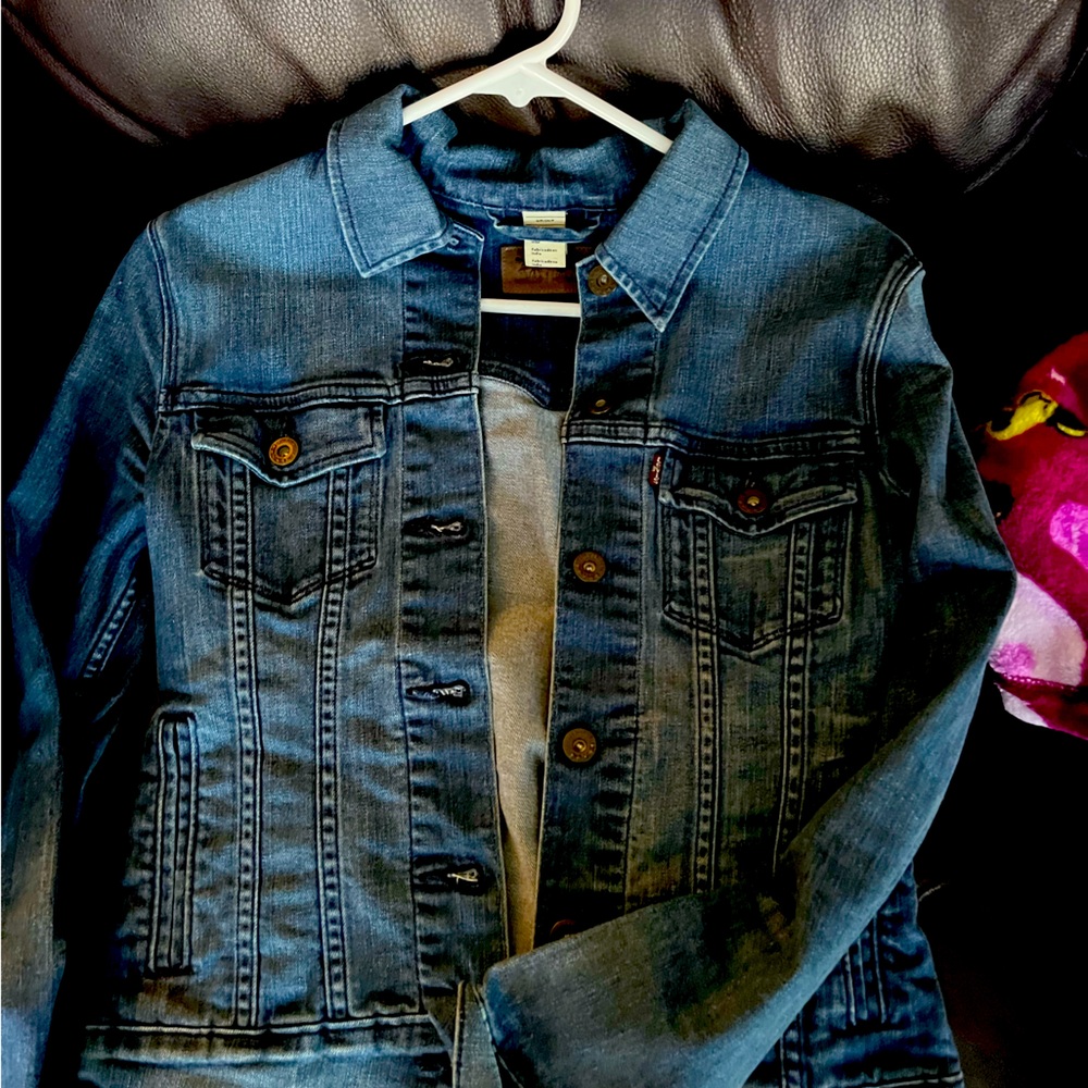 Women’s Levi’s Jean jacket